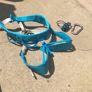 Black Diamond belay device package + Petzl Luna womens rock climbing harness M-L